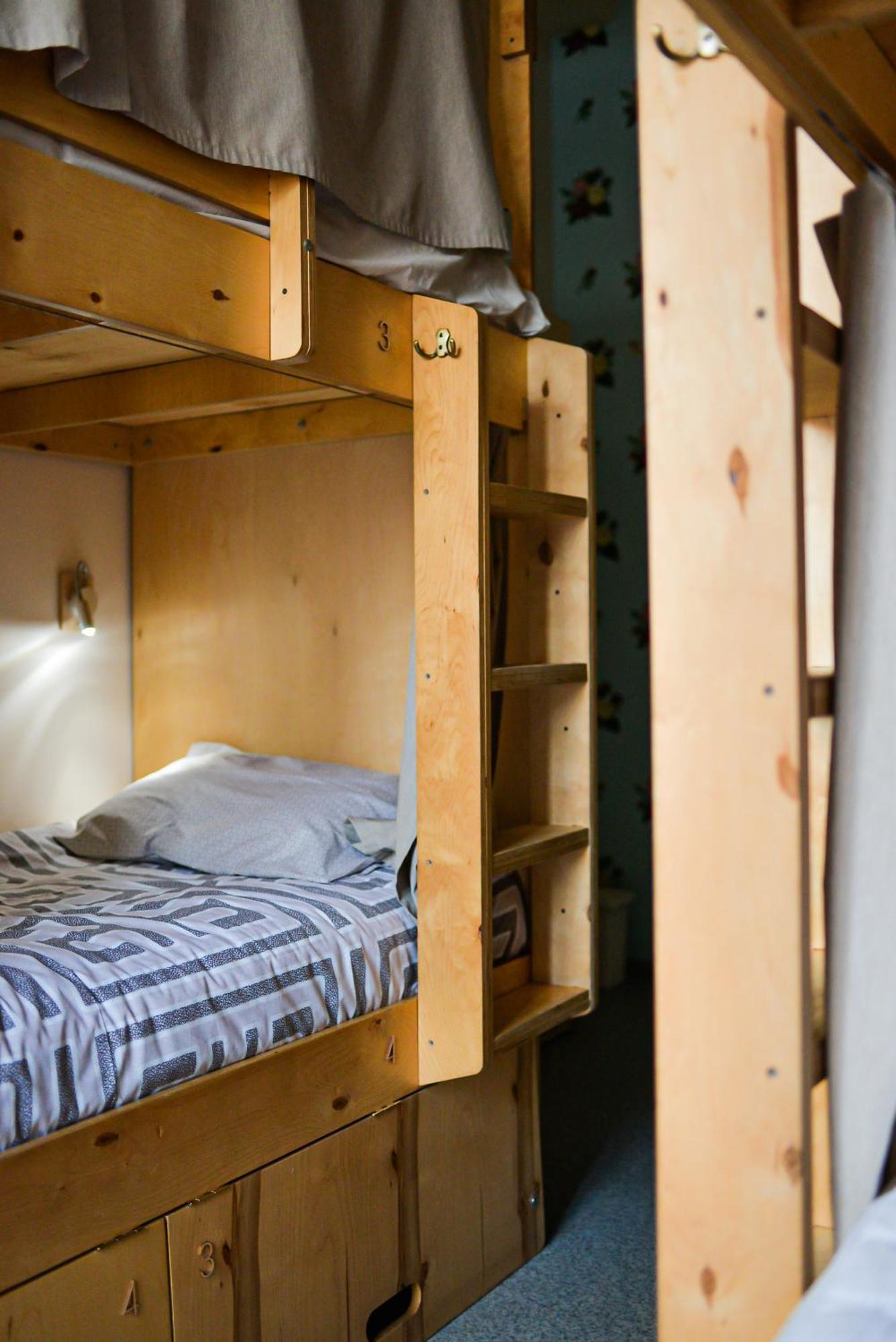 Bed in 6-Bed Mixed Dormitory Room